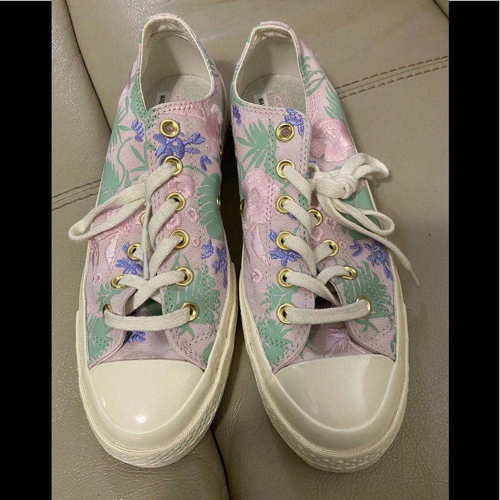 Converse chuck taylors floral with embroidery